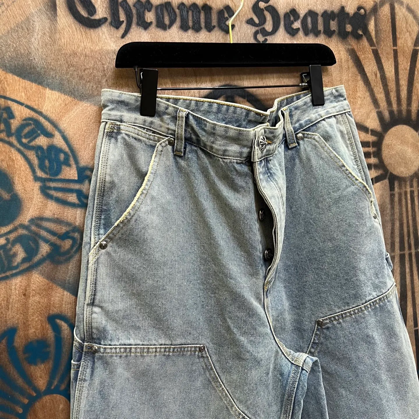 P510 chrome hearts limited series new city limited jeans Chrome Hearts city limited denim shorts vintage levis American made 501 505 517 base version remake Levis American made 501 base version imported sheepskin 925 silver remake Customers provide waist and pants length or height and weight The studio will select the most suitable base version for you to remake There are many people doing remakes in the market Don't belittle or comment The difference is visible to the naked eye See more and compare yourself #CHROME HEARTS Unisex style